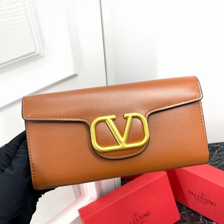 Valentino Garavani VLogo Signature Wallet