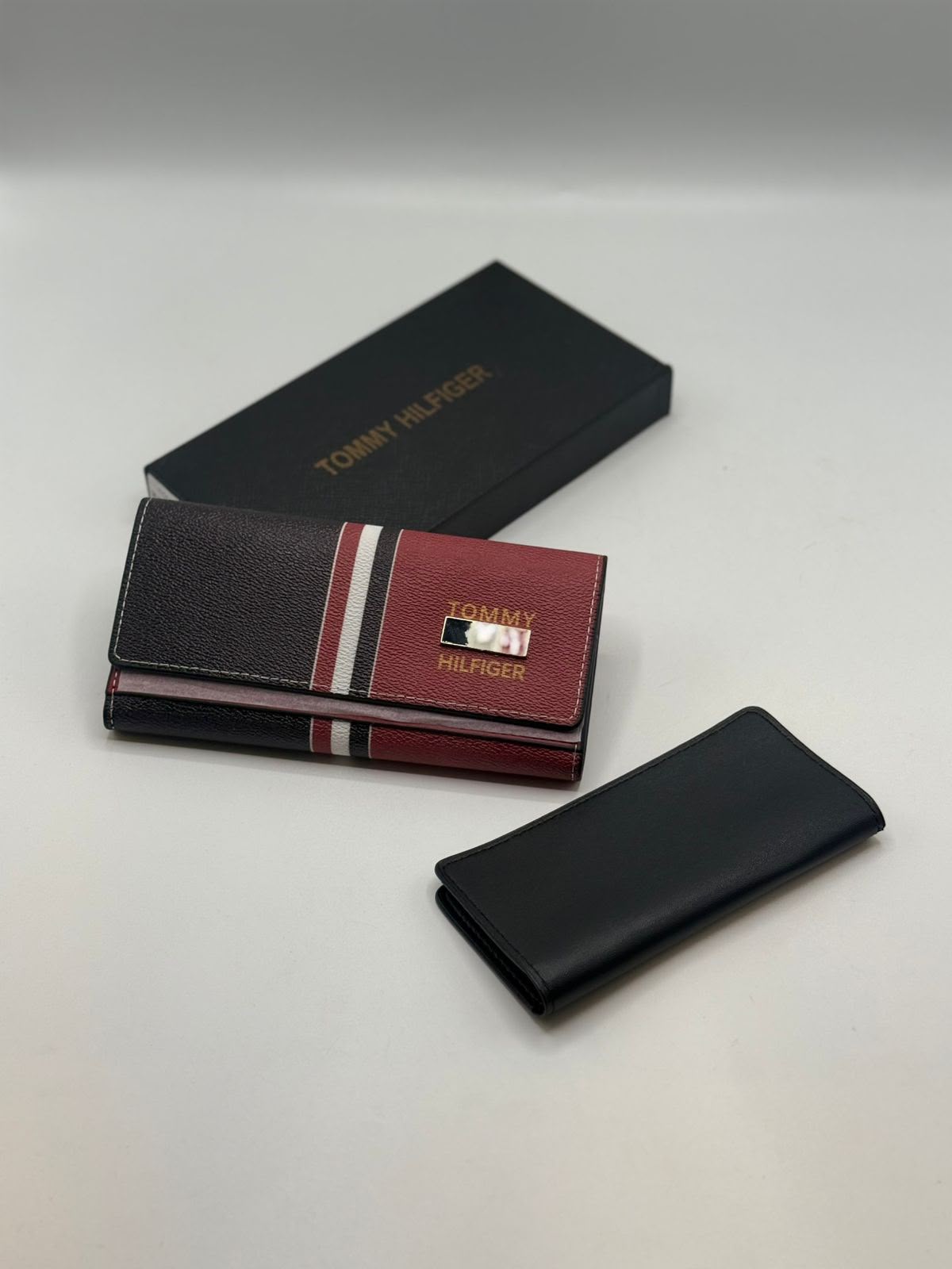 Tommy Hilfiger Continental Tri-Fold Wallet