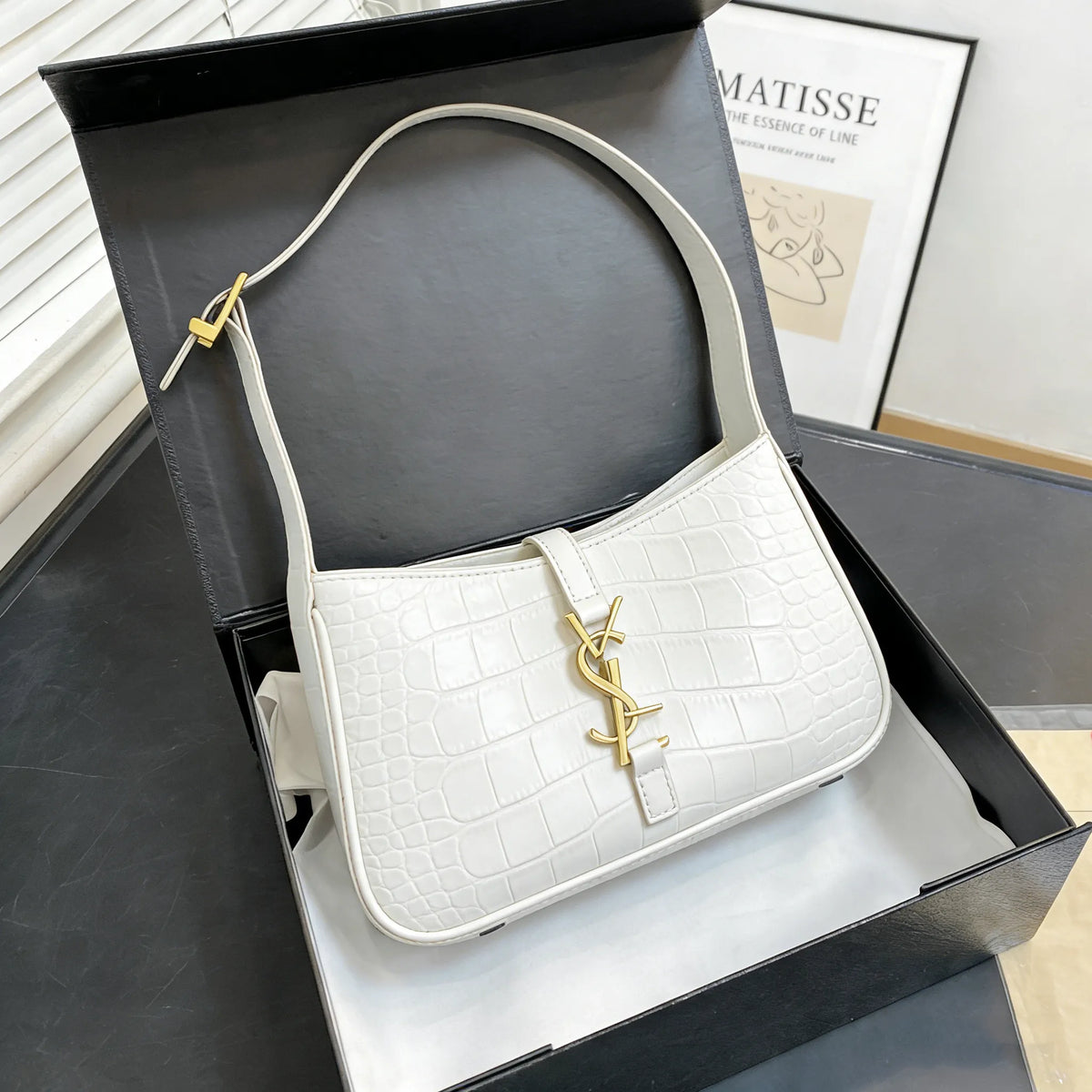 Saint Laurent Le 5 à 7 Hobo Bag