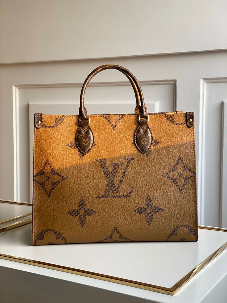 Louis Vuitton OnTheGo GM Tote Bag | LV