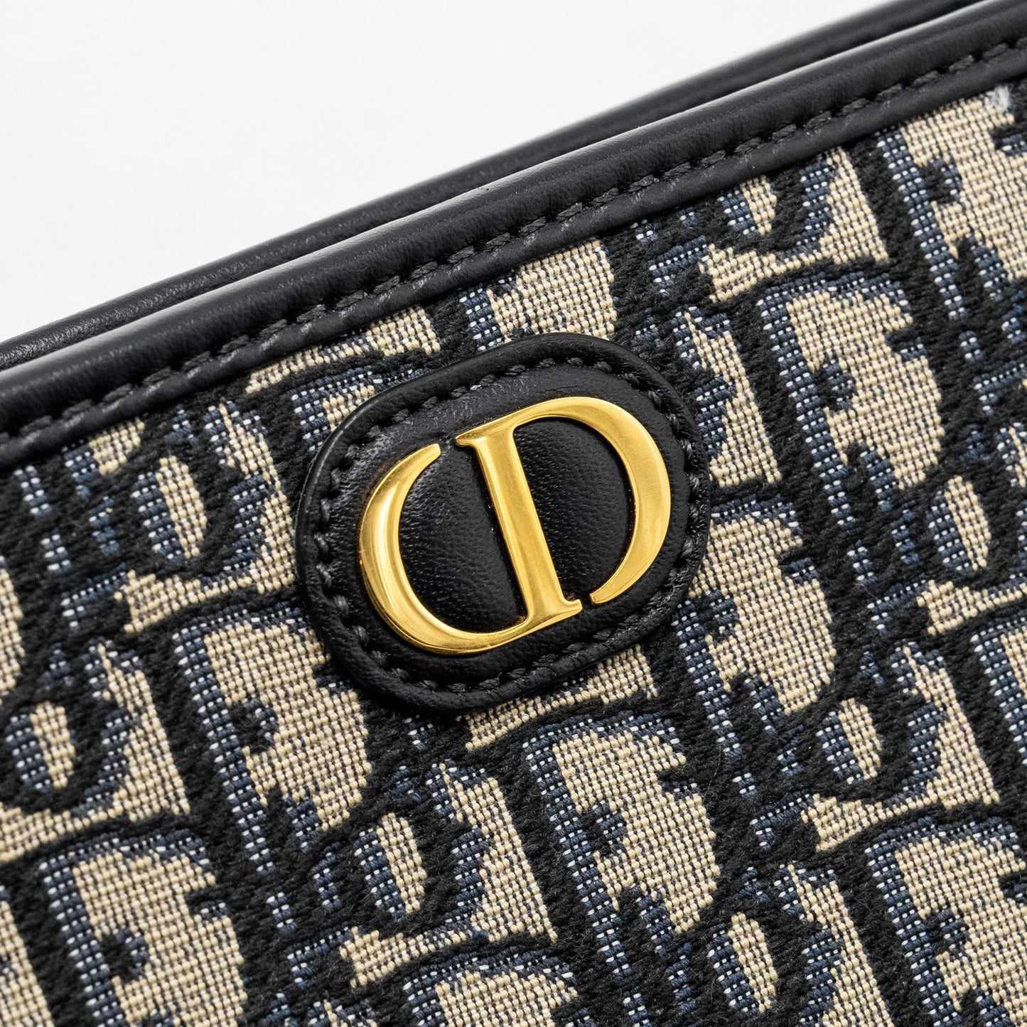 Christian Dior 30 Montaigne Long Wallet
