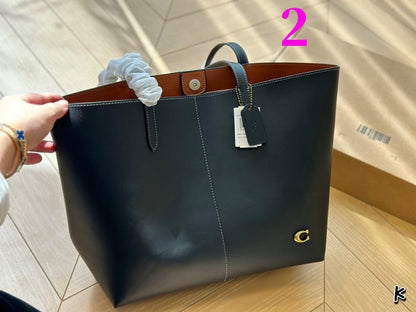 COACH North Tote 32