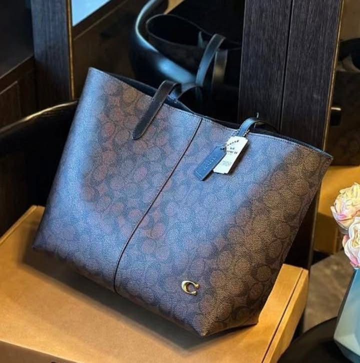 COACH Signature City Tote Bag