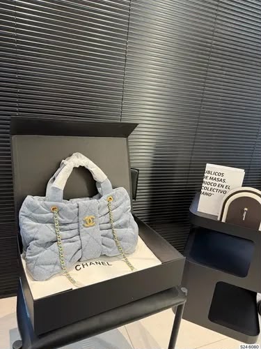 CHANEL Mini Bow Bag