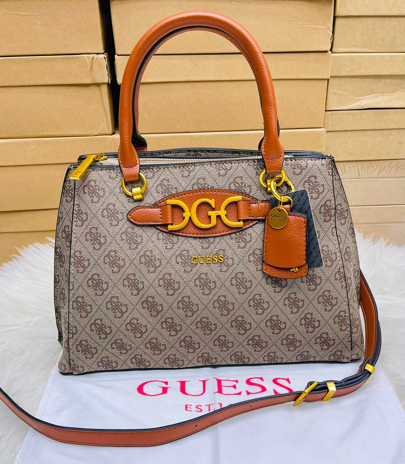 GUESS Izzy Small Girlfriend Satchel