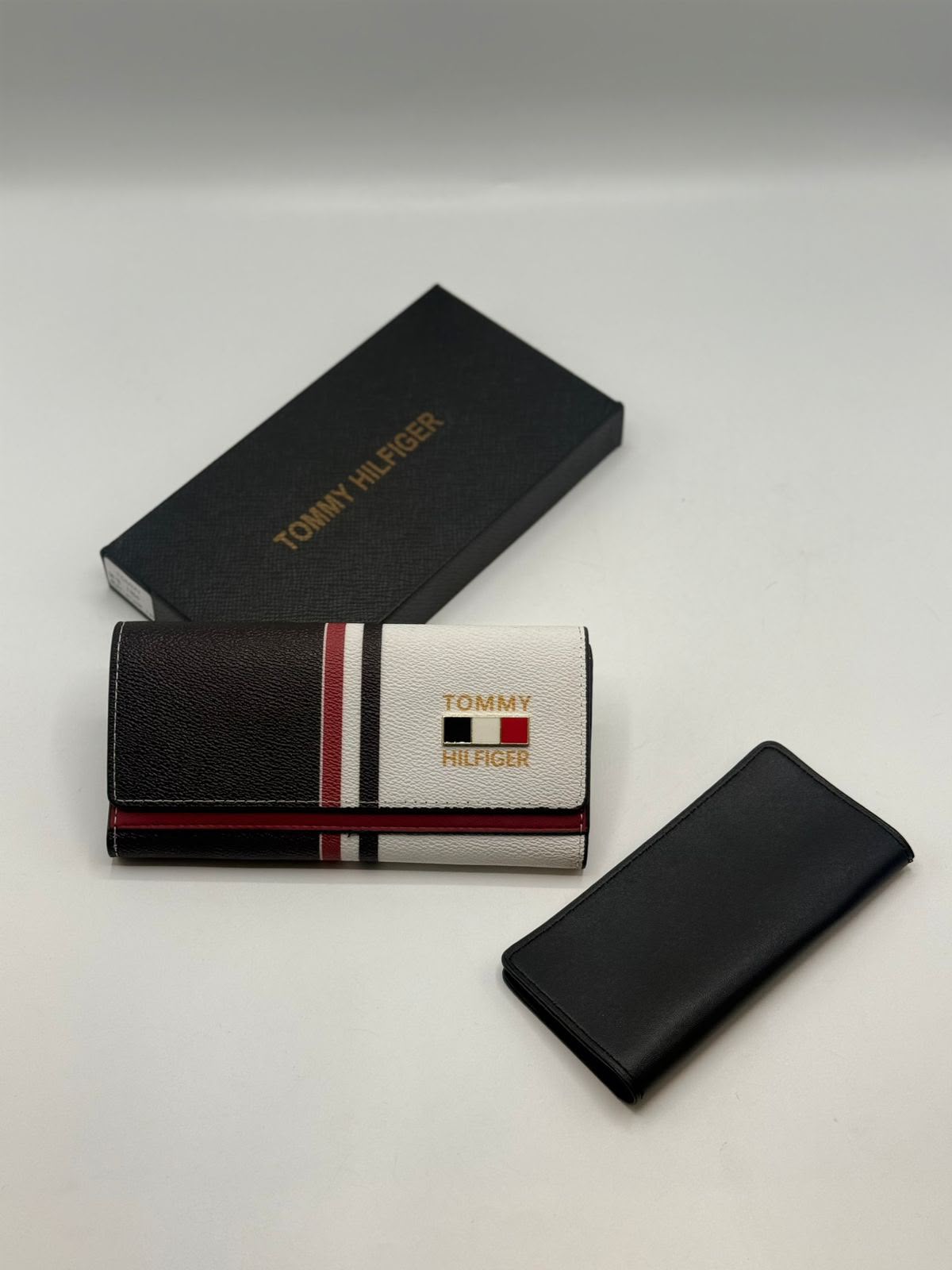 Tommy Hilfiger Continental Tri-Fold Wallet