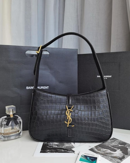 Saint Laurent Le 5 à 7 Hobo Bag