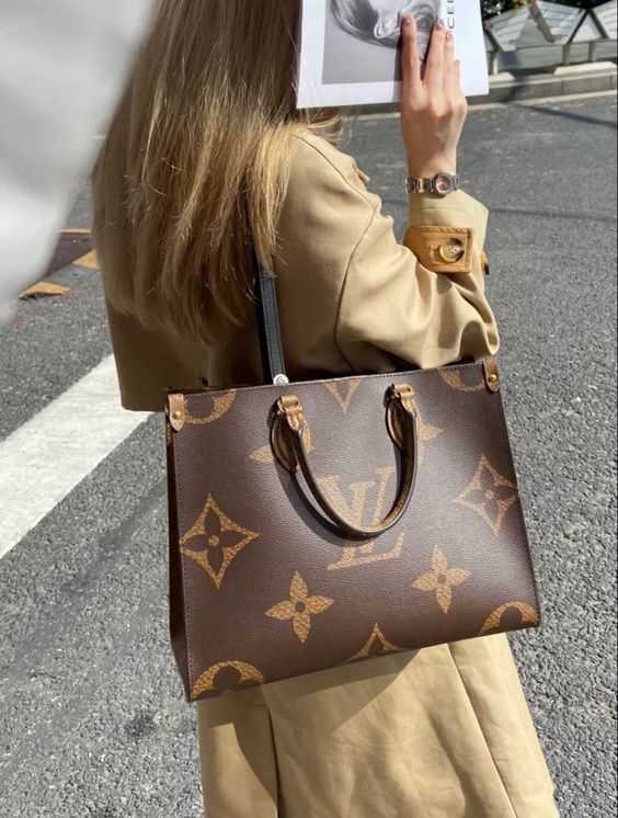 Louis Vuitton OnTheGo GM Tote Bag | LV